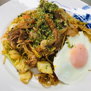 野菜たっぷり！ヘルシー！目玉焼きとろーり焼きそば☆